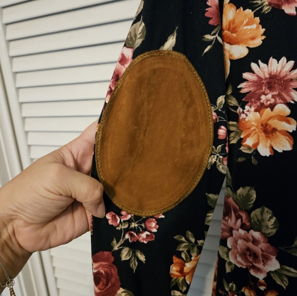 Acting Pro top NWT - Picture 2 of 8